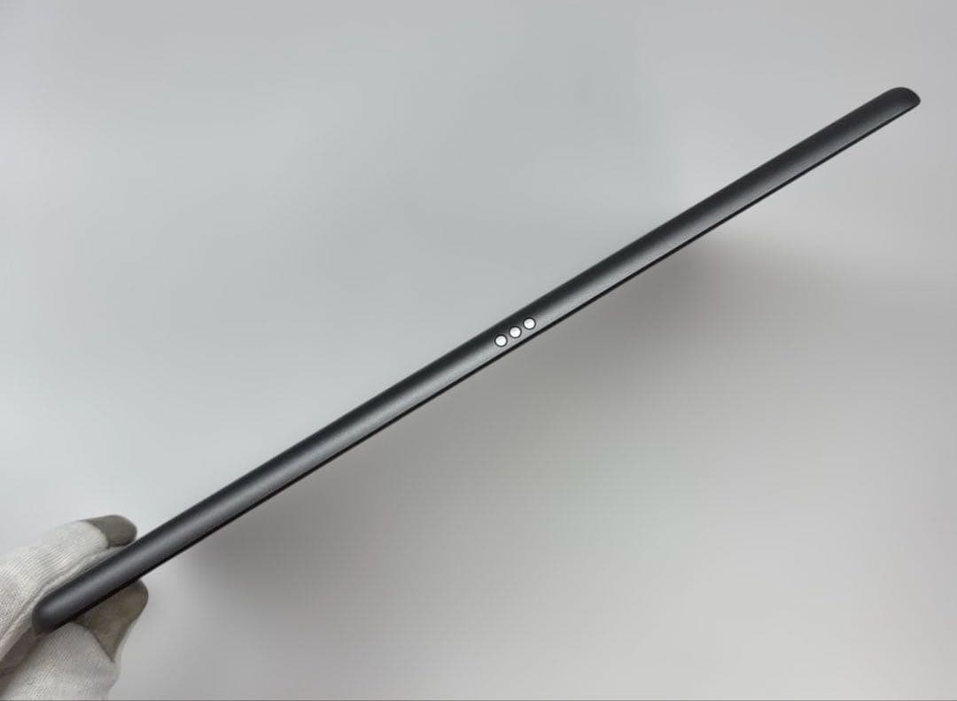 iPad 第7世代 32GB Wi-Fi + Cellular