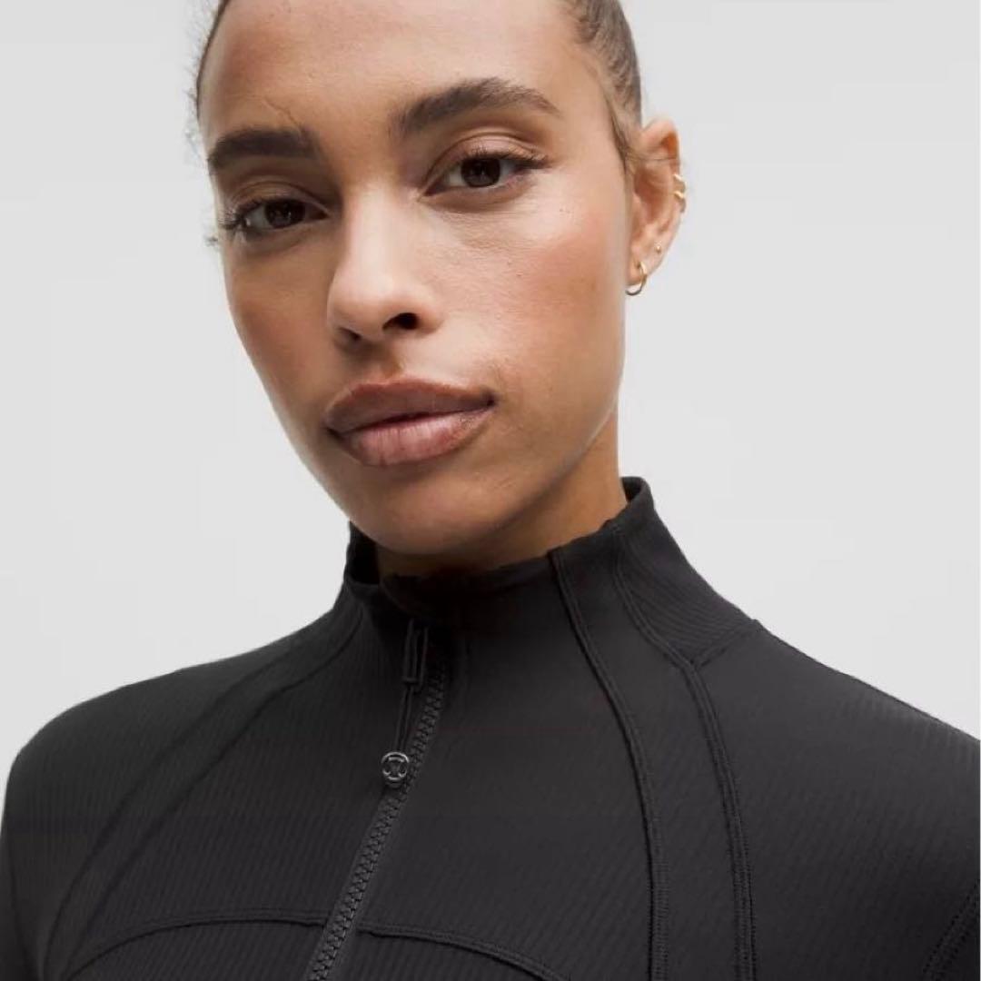 美品lululemonルルレモンクロップDefineジャケットリブ黒ブラック6M