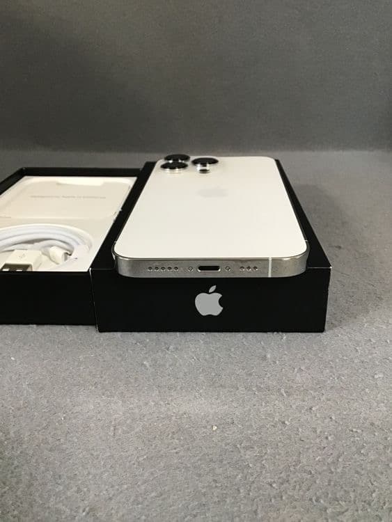 美品 Appleストア版 SIMフリー iPhone13 Pro 256GB