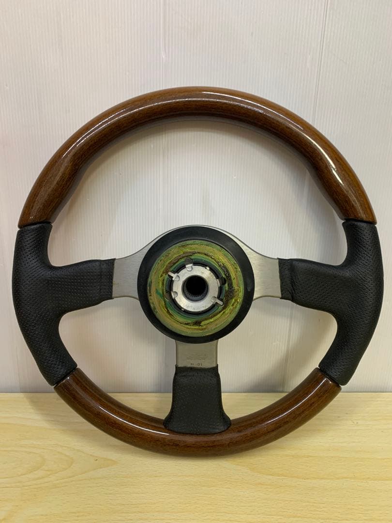 【中古】momo ウッド&レザーステアリングハンドル MM70508-14