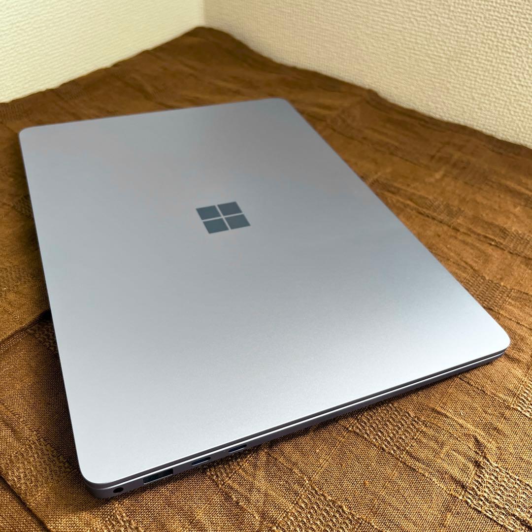 Surface Laptop 第7世代 13.8インチ