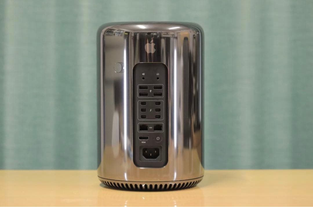 アップル // MacPro 2013 カスタマイズ [ 2TB, 64GB ]