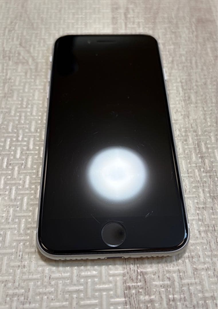 米国版 iPhone SE (第2世代) ホワイト128GB バッテリー87%