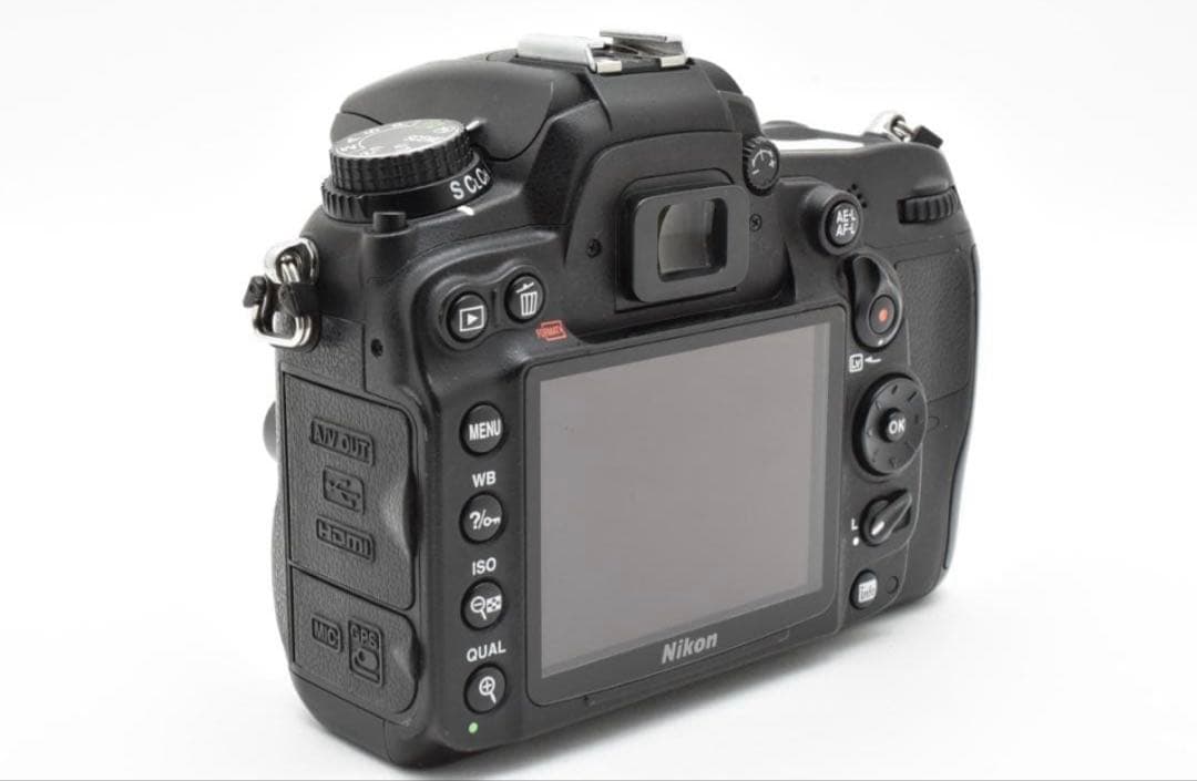 Nikon ニコン D7000 ボディ 美品 ケース付 ストラップ付 純正