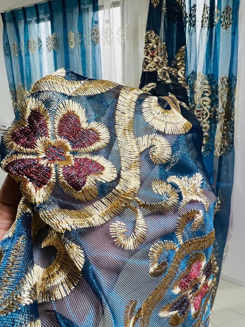 2枚入り　レースカーテン　金運UP ベージュ　刺繍柄　クローバー　レース　送料込