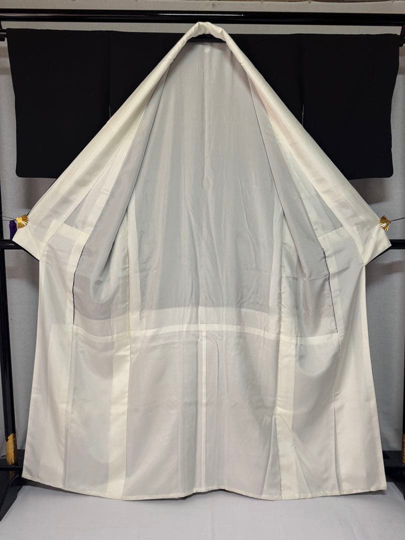 [美品] 紋入り　黒留袖　正絹　比翼付き　菊　礼装　結婚式　フォーマル　高身長