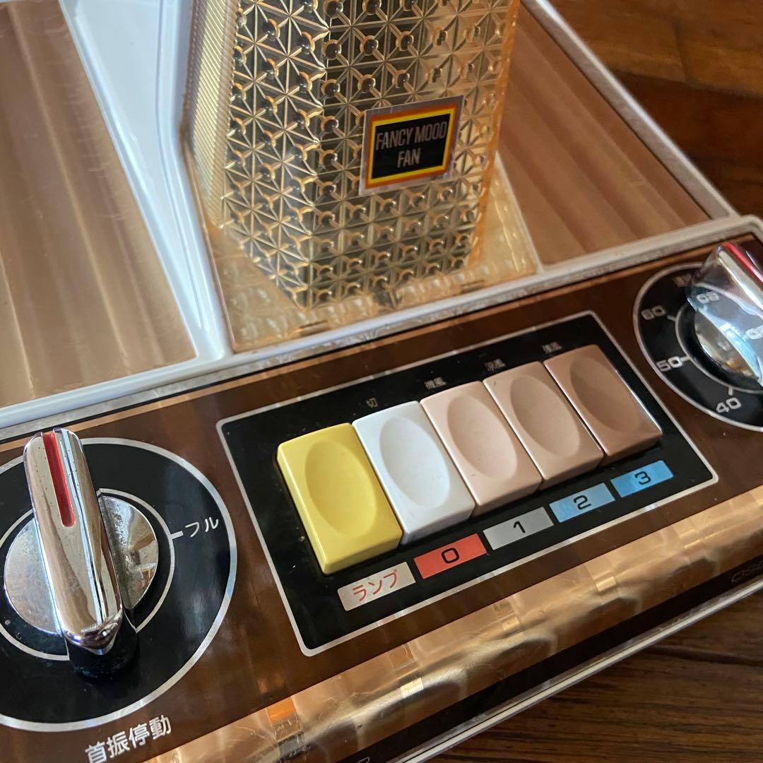 昭和レトロ　扇風機　ライト点灯します　希少　レトロポップ　美品　オレンジ