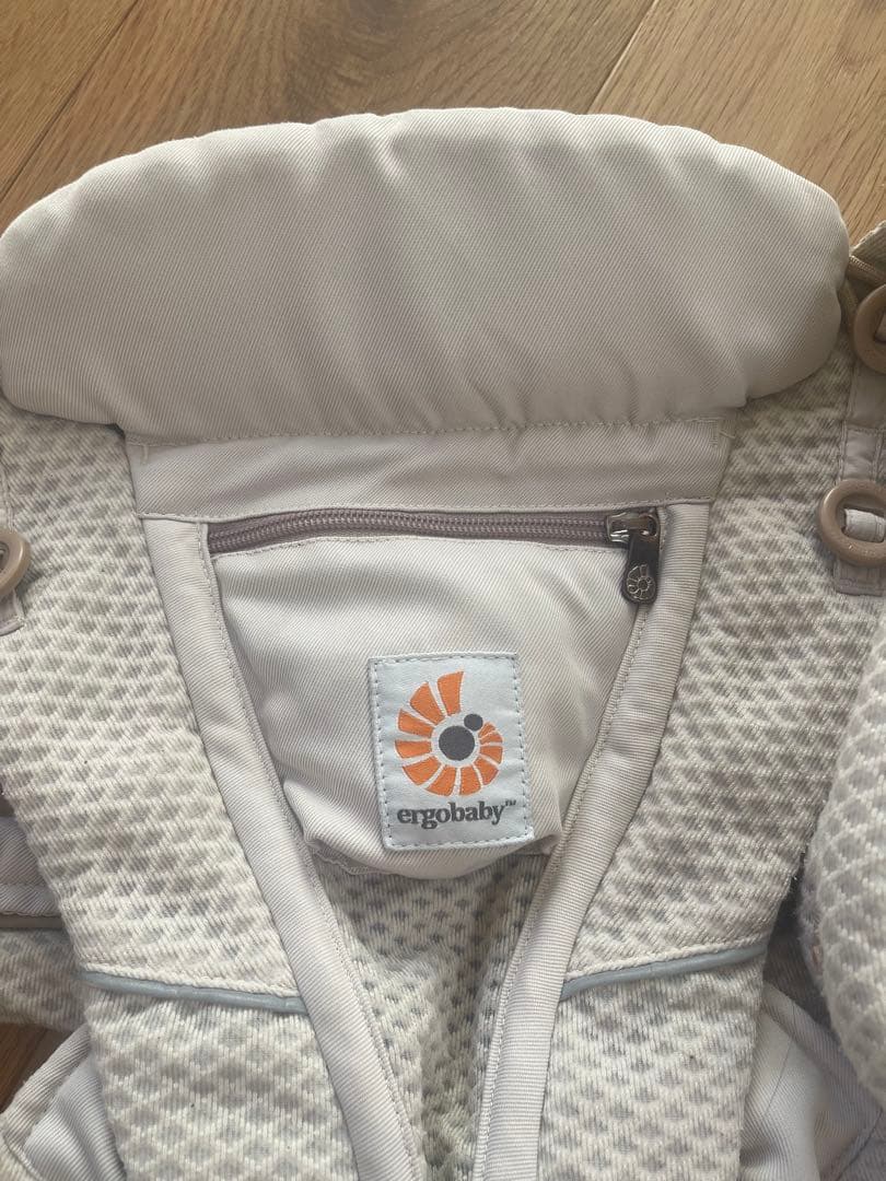 や*く様 エルゴベビー オムニブリーズ