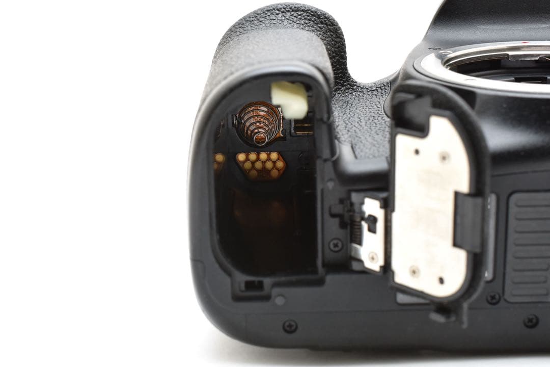 Canon EOS 7D Mark II ボディ ＋ EF-S 18-55mm