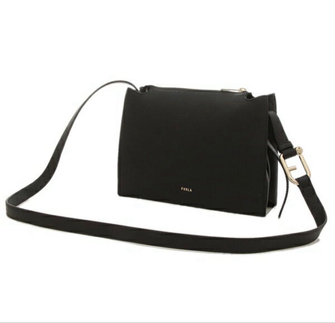 FURLA ショルダーバッグ　ヌヴォラ　ブラック
