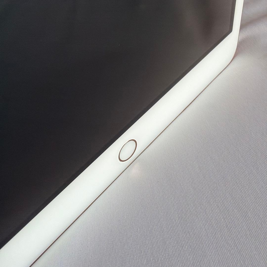 【使用頻度極小】iPad本体 第8世代 10.2インチ 128GB バッテリー良