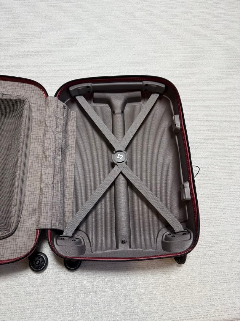サムソナイト　スーツケース　シーライト　赤　40L