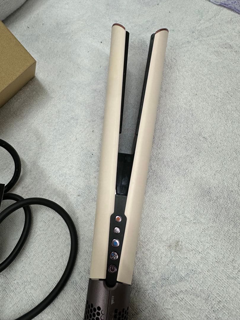 ● ヘアドライヤー ヘアアイロン ダイソン エアストレート HT01