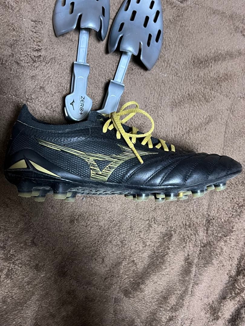 【限定カラー‼️】ミズノ モレリアネオ4βジャパン 黒×金 25.5