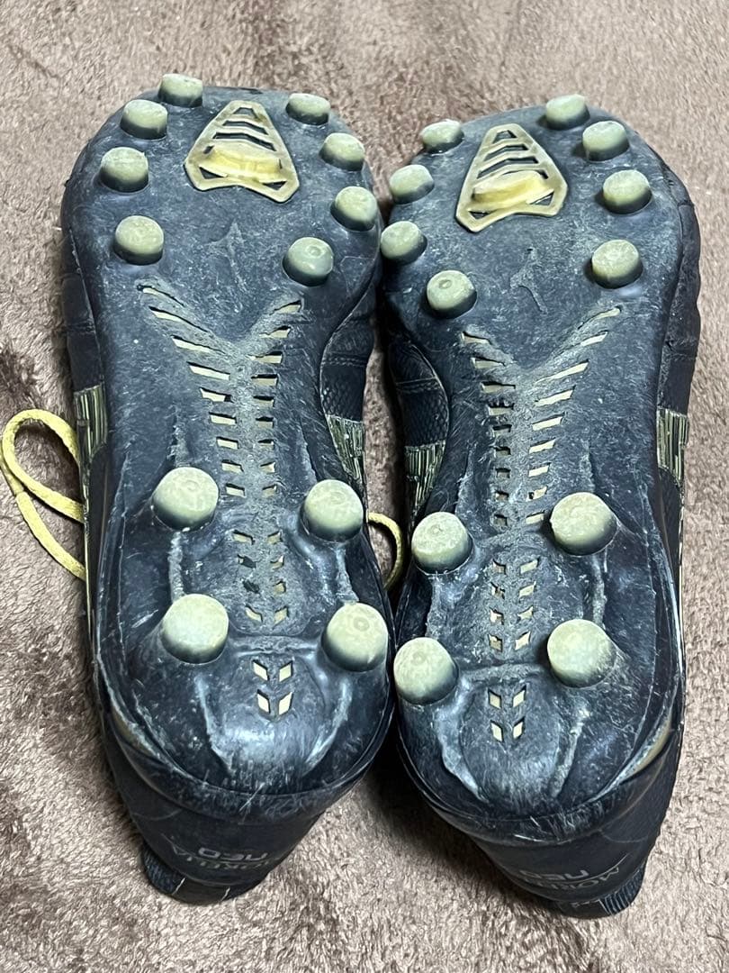 【限定カラー‼️】ミズノ モレリアネオ4βジャパン 黒×金 25.5