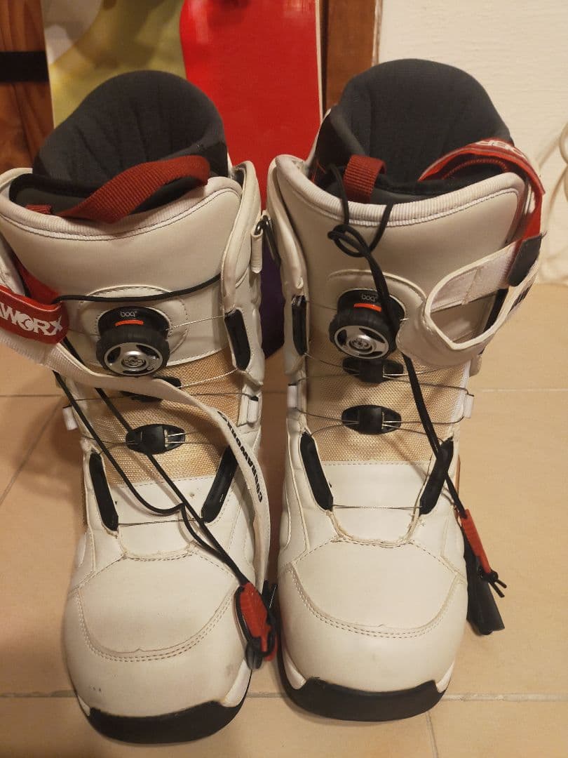 【美品】スノーボード＆ スノーブーツ ＆ビンディング＆ケース4点セット送料込！