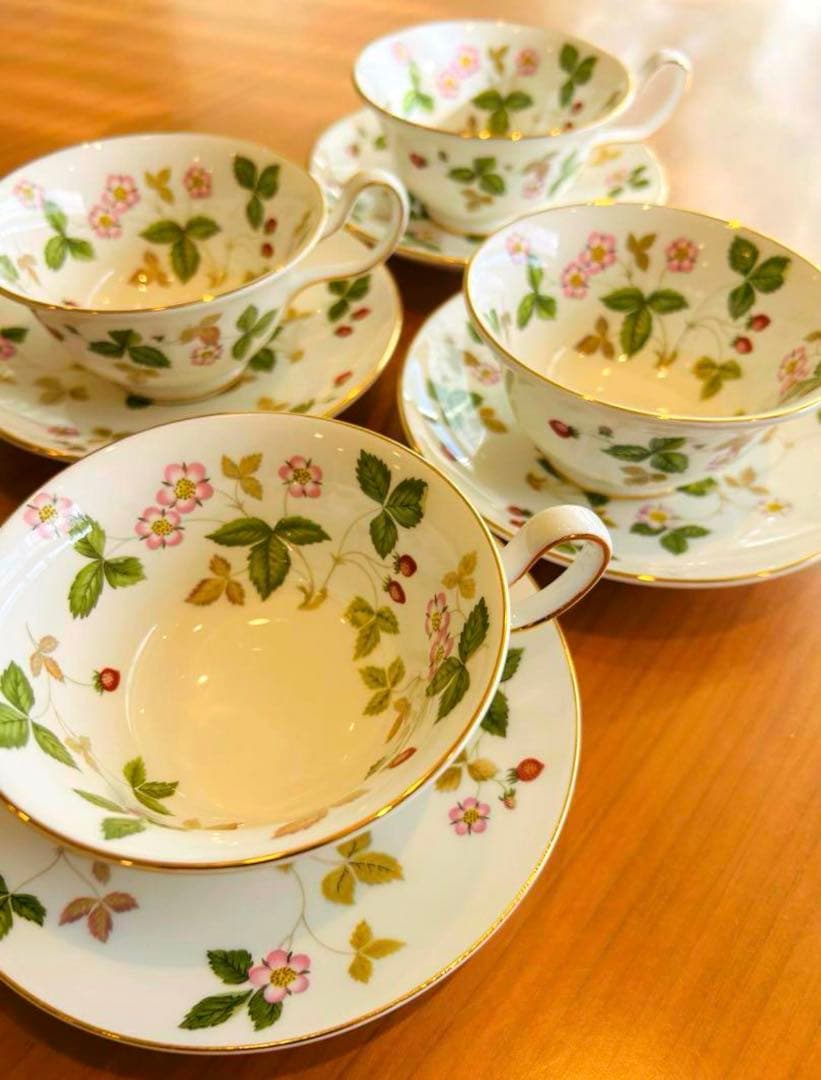 user_4af841f9 ワイルドストロベリー食器定価9万弱　計17点