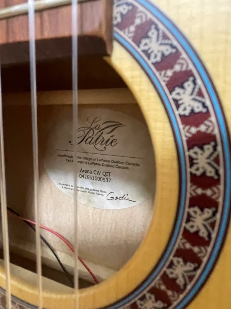 La Patrie Arena CW QIT エレガットギター GODIN製