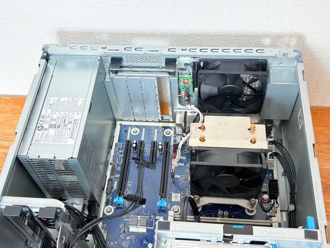 ベアボーン状態のHP Z2 Tower G5 （Xeon W-1250付き）