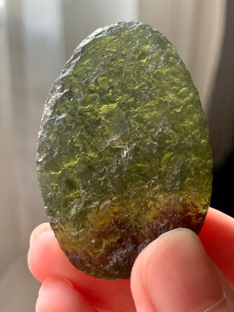 最強パワーストーンモルダバイト　テクタイト　隕石　ヒーリング鉱物標本　リビアン