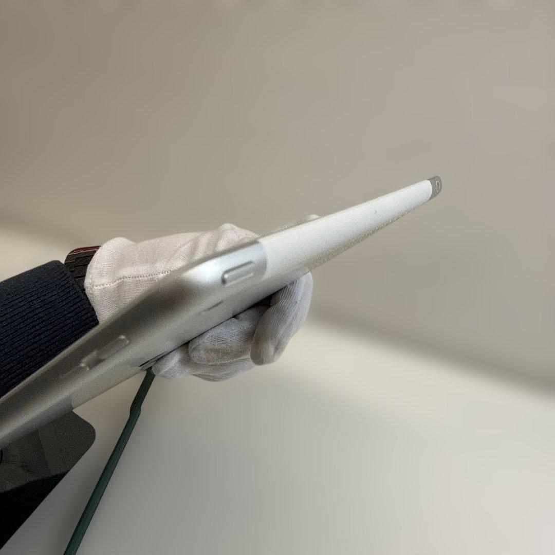 不具合なし　Apple iPad 第６世代　Wi-Fi+セルラーモデル