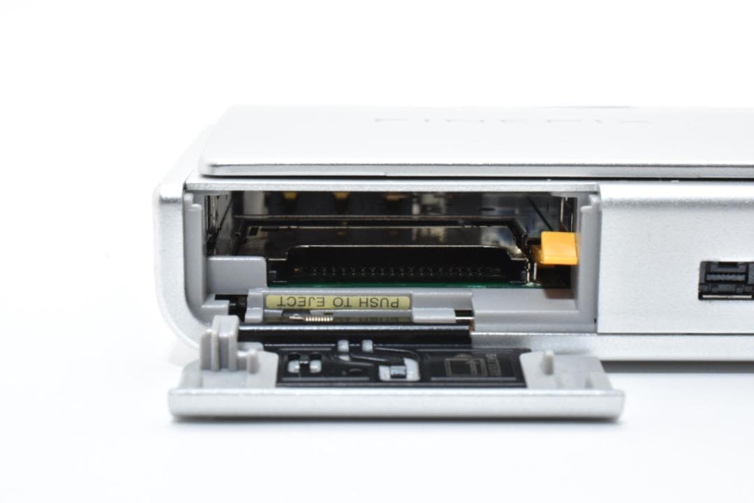 【お値下げ歓迎】 FUJIFILM FinePix Z3 シルバー