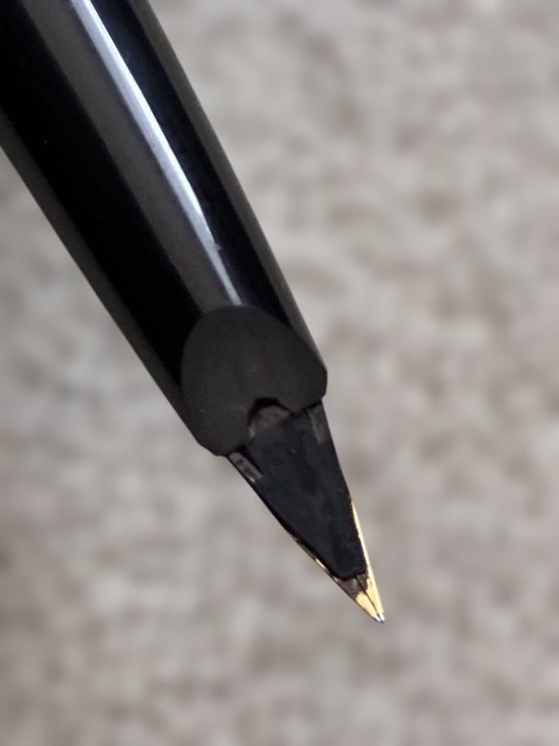 ◾️MONT BLANC モンブラン◾️万年筆◾️黒／金色◾️コンバーター付属◾️