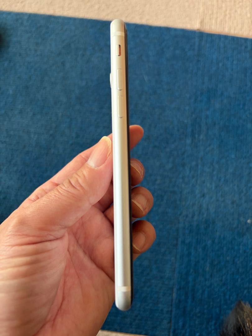 Apple iPhone SE2 128GB ホワイト 本体　SIMフリー