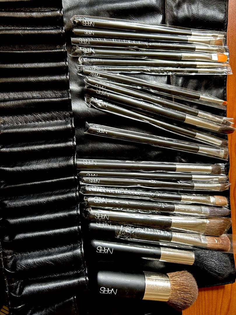 NARSメイクブラシセット ブラックポーチ付き