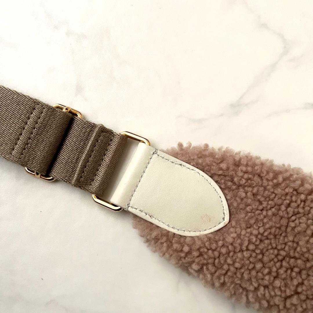 フェンディ ストラップユー ボア レザー ロゴ ショルダー紐 肩紐 シープスキン