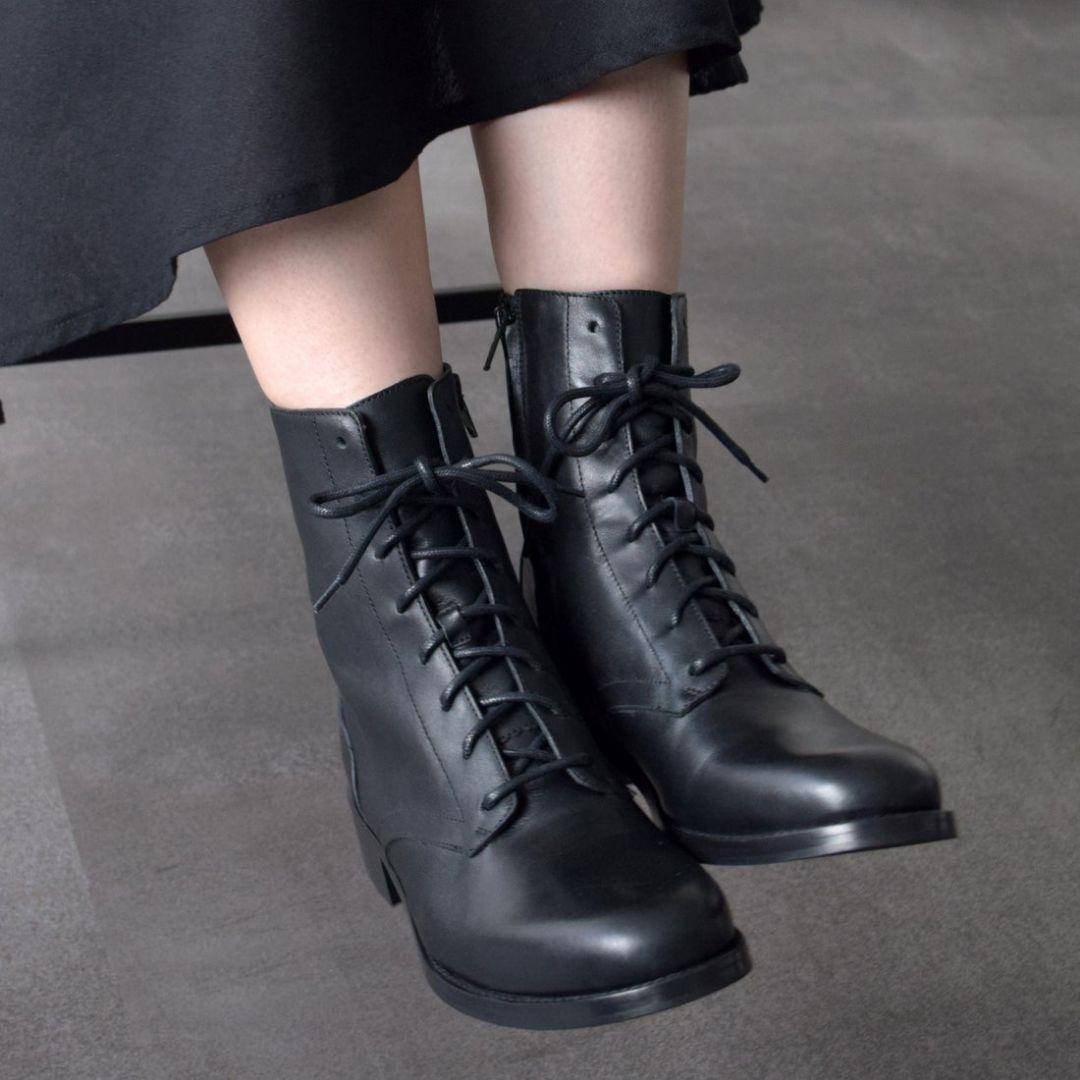 未使用 ファビオルスコーニ ラウンドトゥ レースアップ レザー ブーツ イエナ