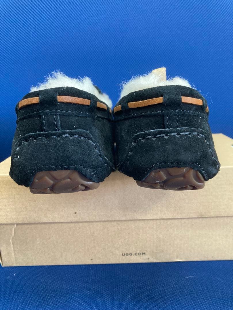 新品・未使用‼️UGG アグ ダコタ シープスキン モカシンスリッポン 5612