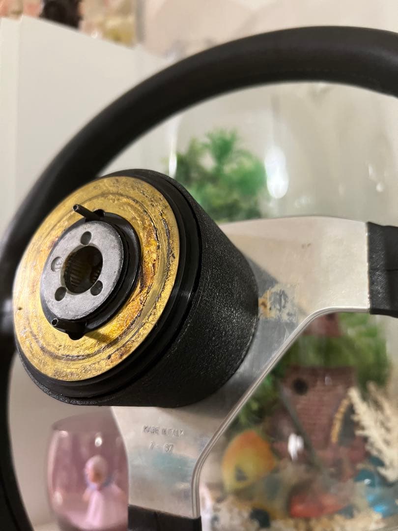 希少品！激安送料込‼️ フェラーリ ステアリング 跳ね馬マーク/イタリア製