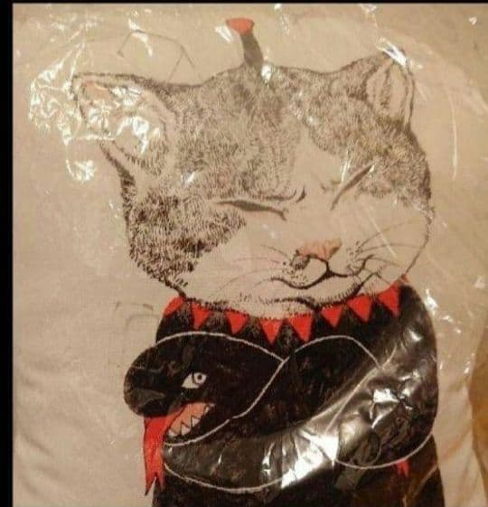 【新品未開封】希少 ヒグチユウコ ギュスターヴくんクッション 完売品