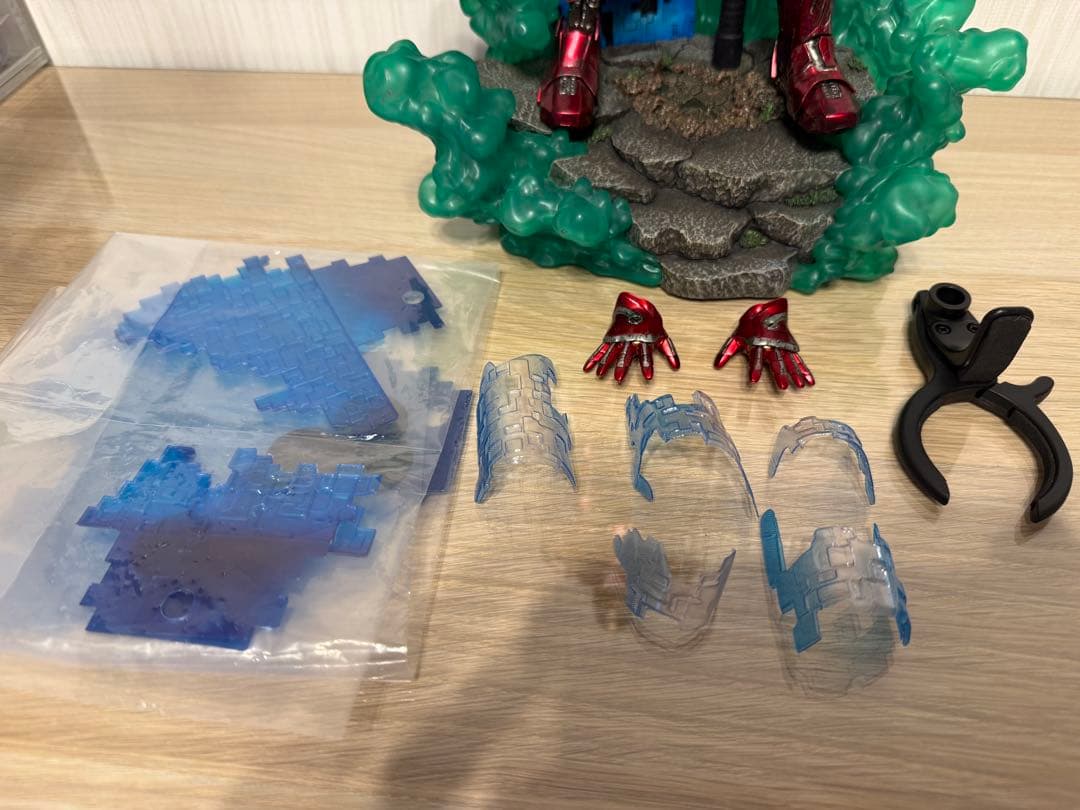 ホットトイズ hottoys 1/6 フィギュアアイアンマン ゾンビ版