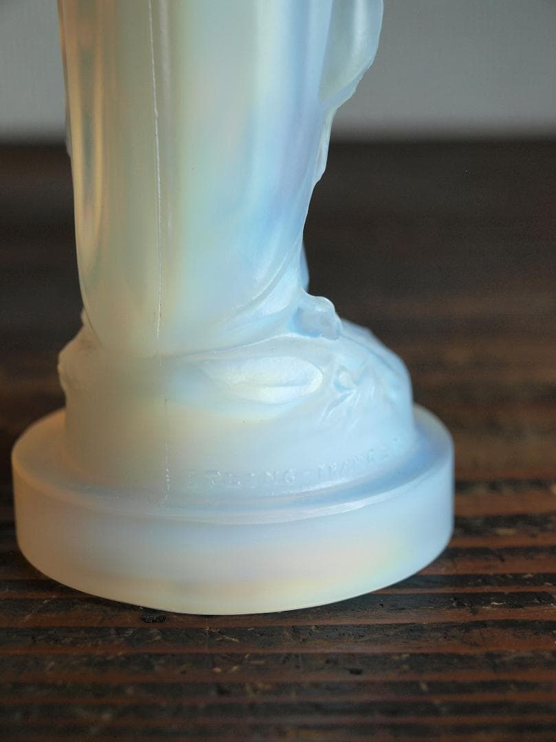 美しいオパールガラス ルルドの聖母像 フレンチ・アール・デコ 工藝/K073