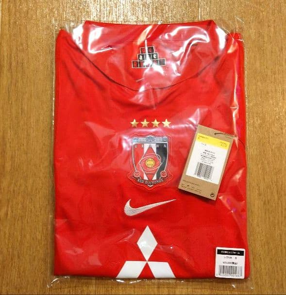 定価2万円　浦和レッズ　クラブワールドカップパッチ付ユニフォームオフィシャル限定