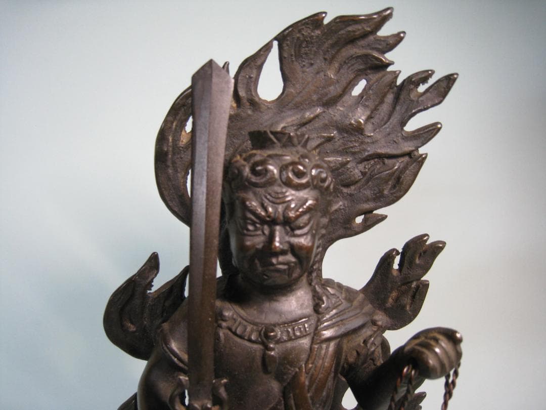 鋳銅製不動明王像 　 旭峰作　　高さ約34.5㎝