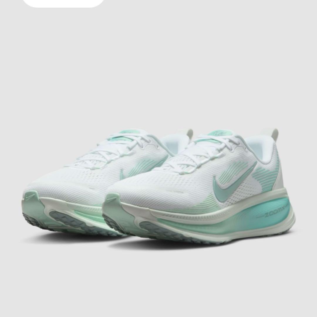 Nike ランニングシューズ ボメロ18 ミントグリーン　24.5㎝