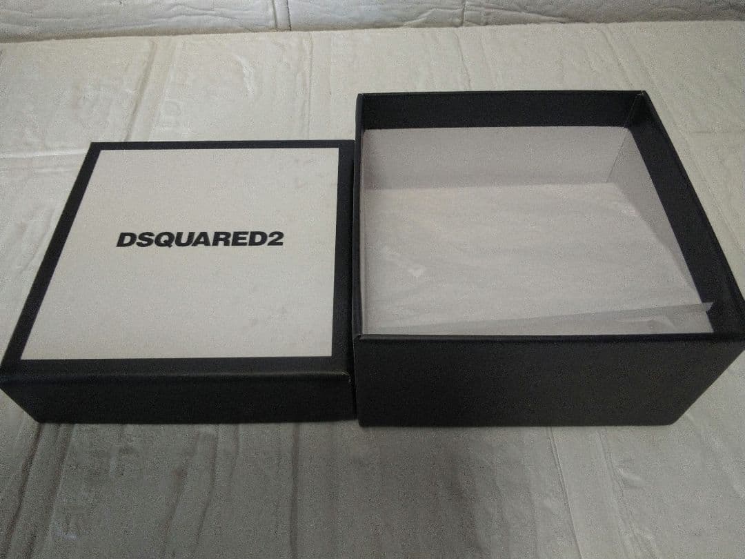 新品　DSQUARED2　ディースクエアード　イタリア製　本革　ブレスレット