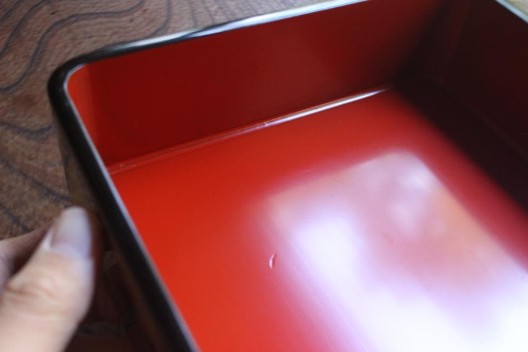 デッドストック！端正な内朱黒漆に優美なシノブ沈金の映える輪島塗二段重重箱お重