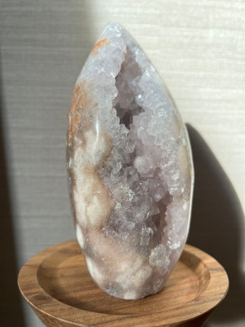 ピンクアメジスト×桜瑪瑙 共生ジオード 原石置物 ガラスドーム付