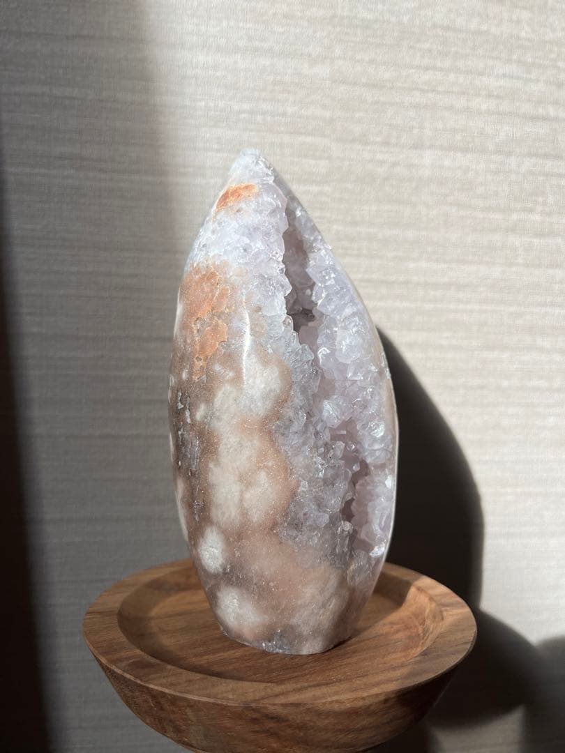 ピンクアメジスト×桜瑪瑙 共生ジオード 原石置物 ガラスドーム付