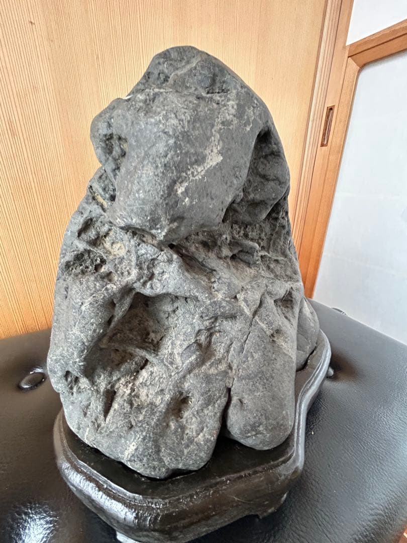 新潟県南魚沼市　水無川産　八海石　うぶ石　今後なかなか出て来ない一石です！