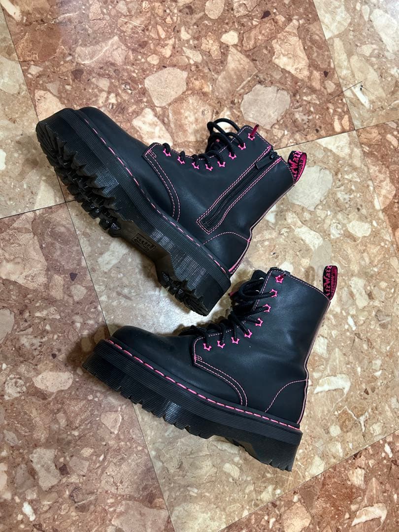 靴 Dr.Martens