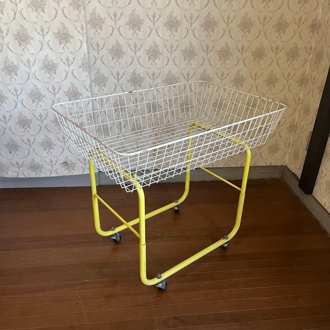 【アンティーク】昭和レトロ 黄色脚 白カゴ キャスター付ワイヤーラック 古道具