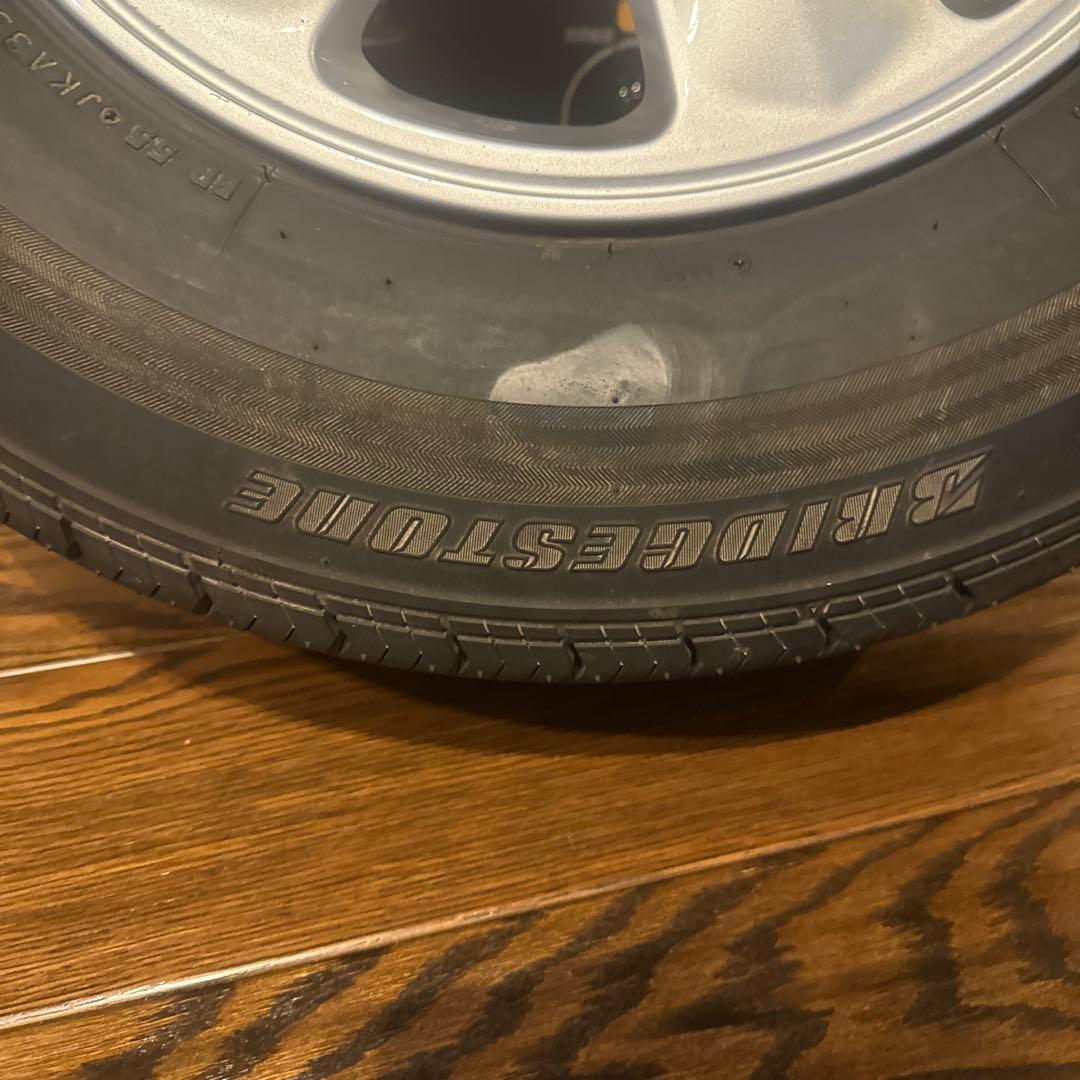 ハイエース　純正　スペアタイヤ