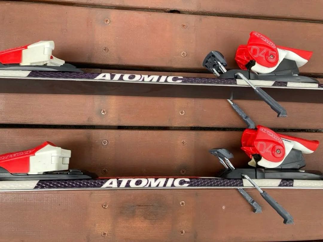 さっつじ　スキー板　ポール付き　ATOMIC製