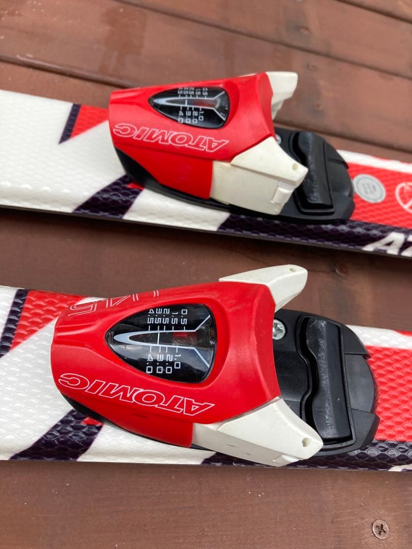 さっつじ　スキー板　ポール付き　ATOMIC製