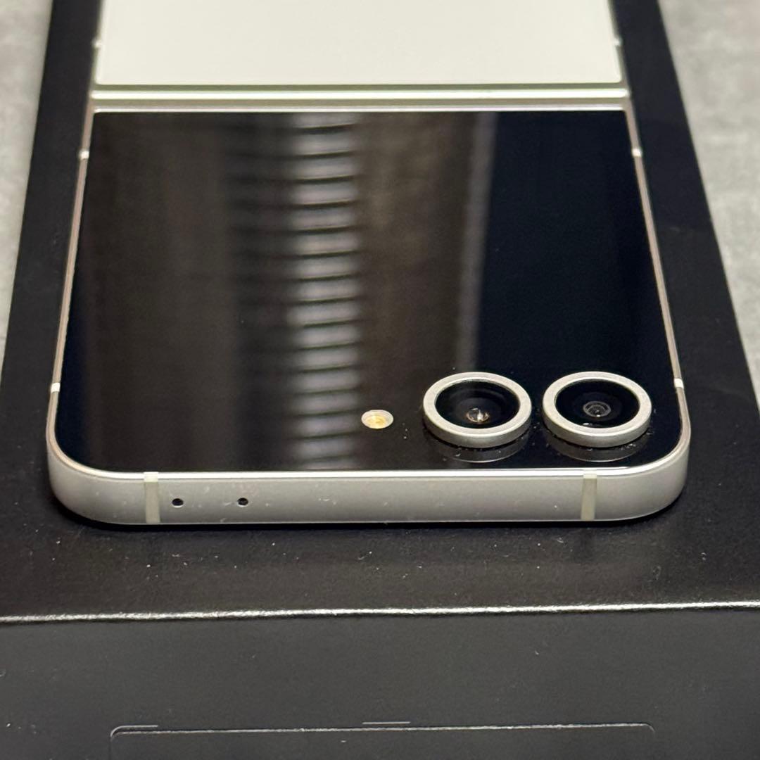 【ジャンク】Samsung Galaxy Z Flip6 256GB